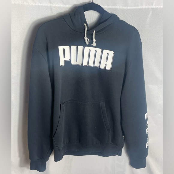PUMA Black Hoodie Sweatshirt Medium Men’s Logo Pullover Kangaroo Pocket - Picture 1 of 9